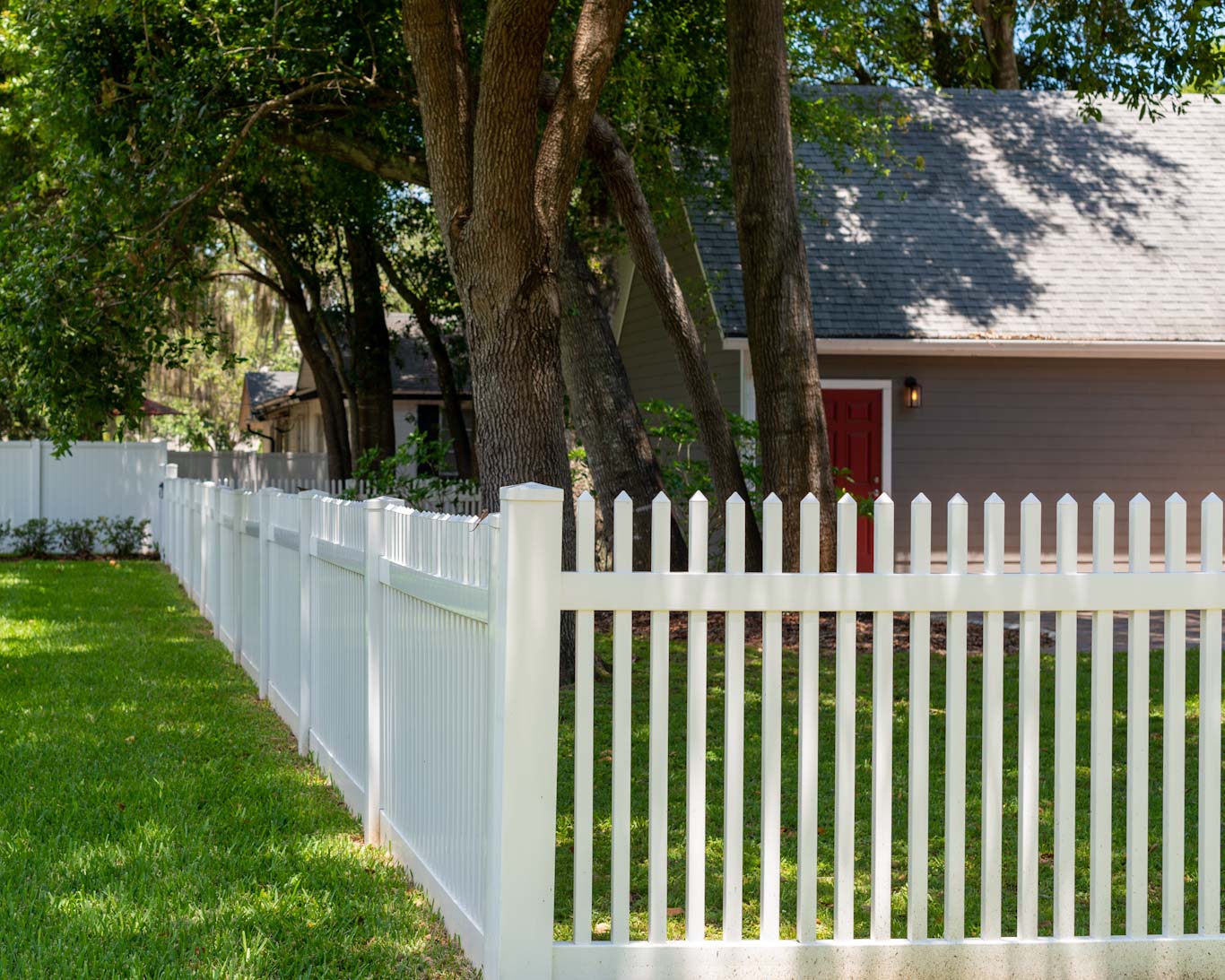 5 PACK Brown Picket Fence - HO Scale - Each piece is 6.25 long x .5 tall