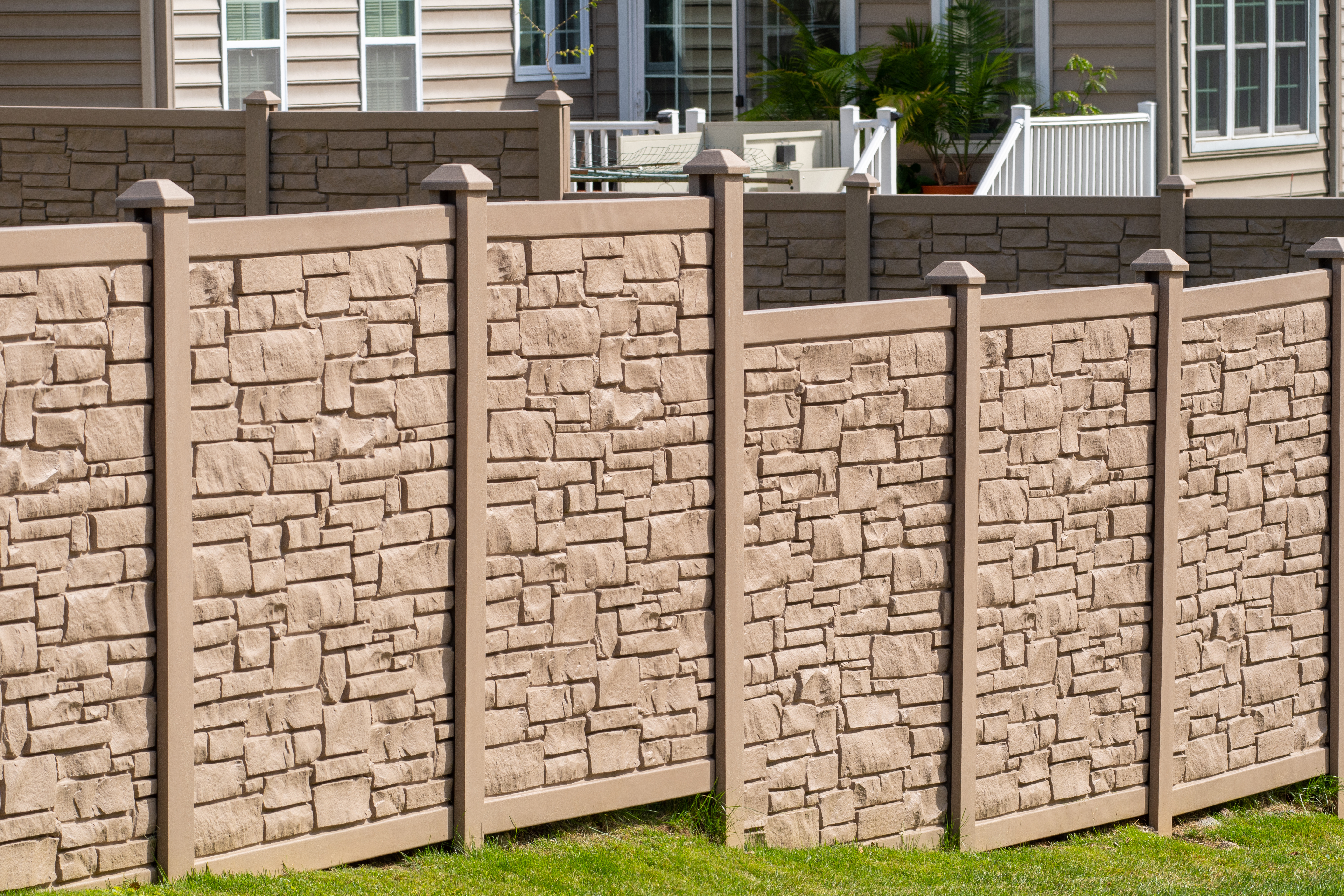 Brown SimTek Ecostone Fence